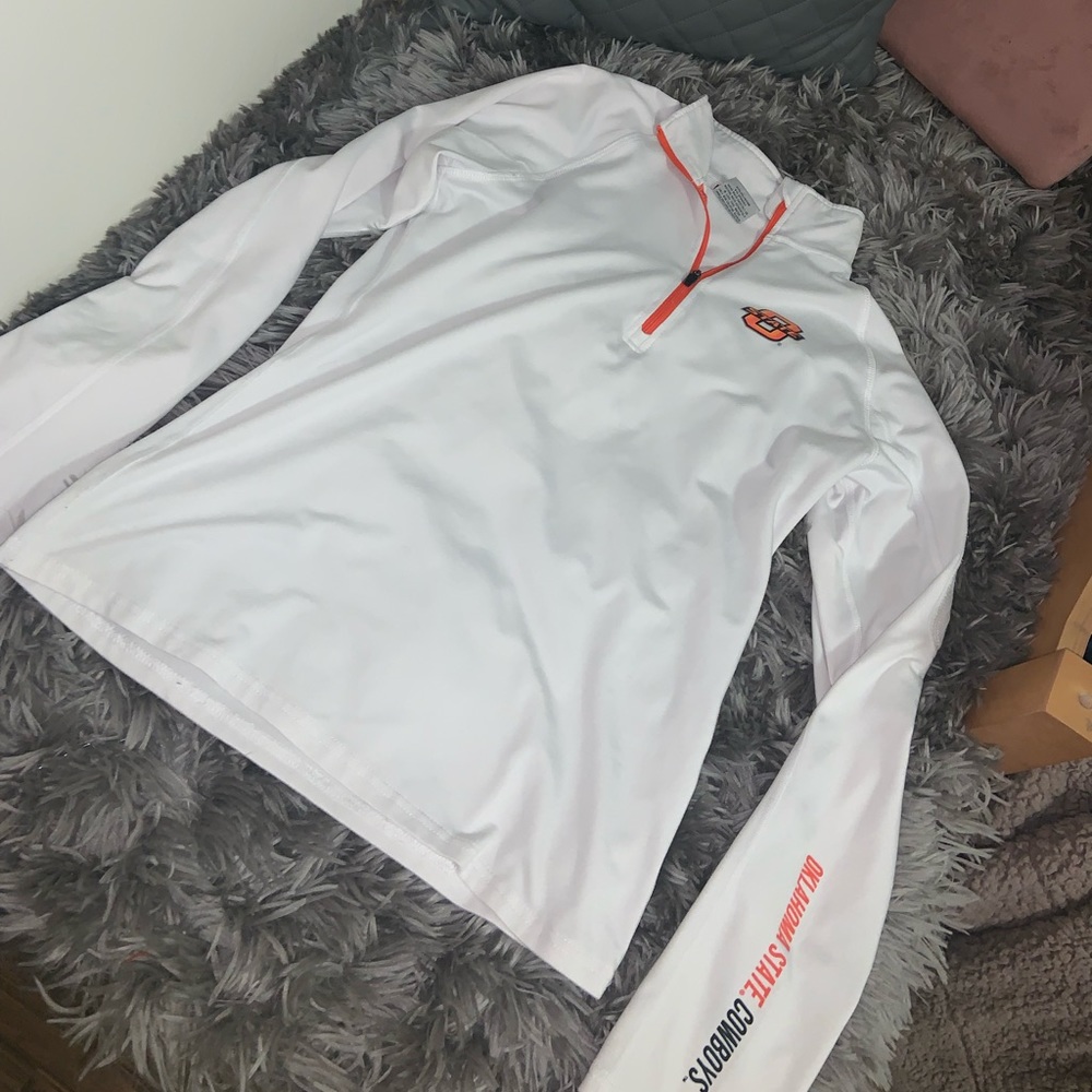 Oklahoma State athletic pull over